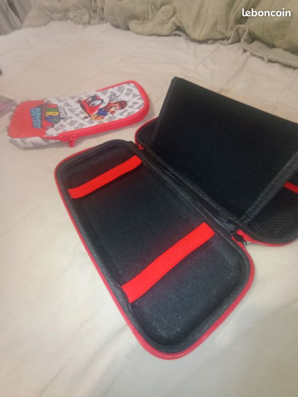 Nintendo Switch (image 4)