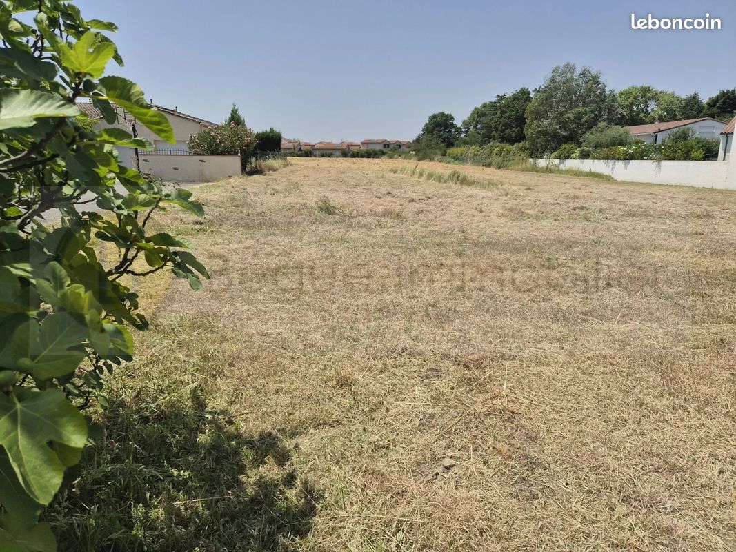 Terrain 881 m² · à Brax · 881 m² · 139 500 €