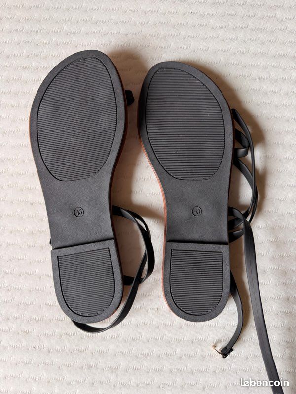 Sandales noire neuve taille 43 (image 2)