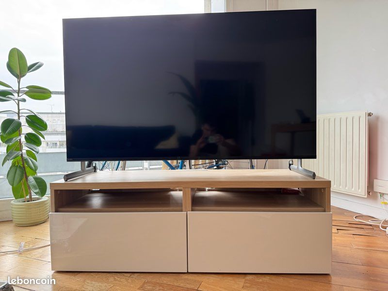 Meuble TV IKEA 120 cm – blanc brillant / effet bois – très bon état (image 2)