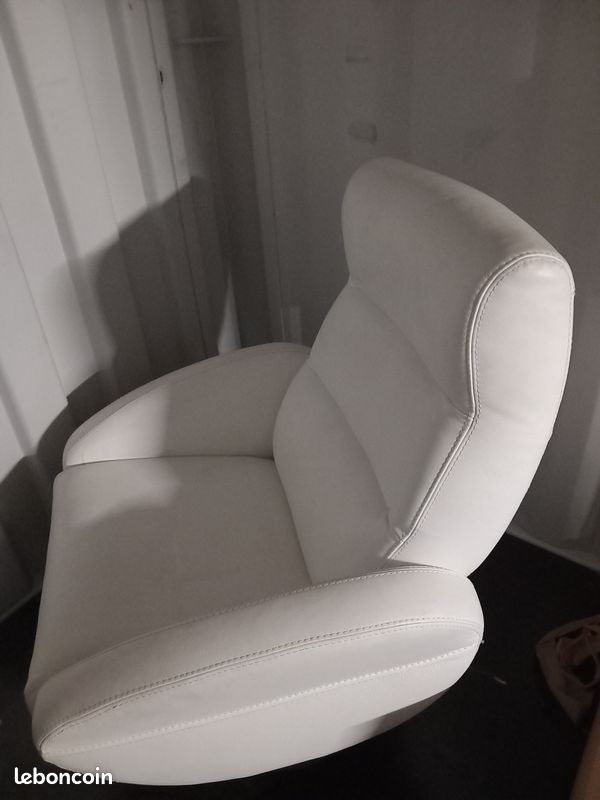 Fauteuil en cuir blanc (image 2)