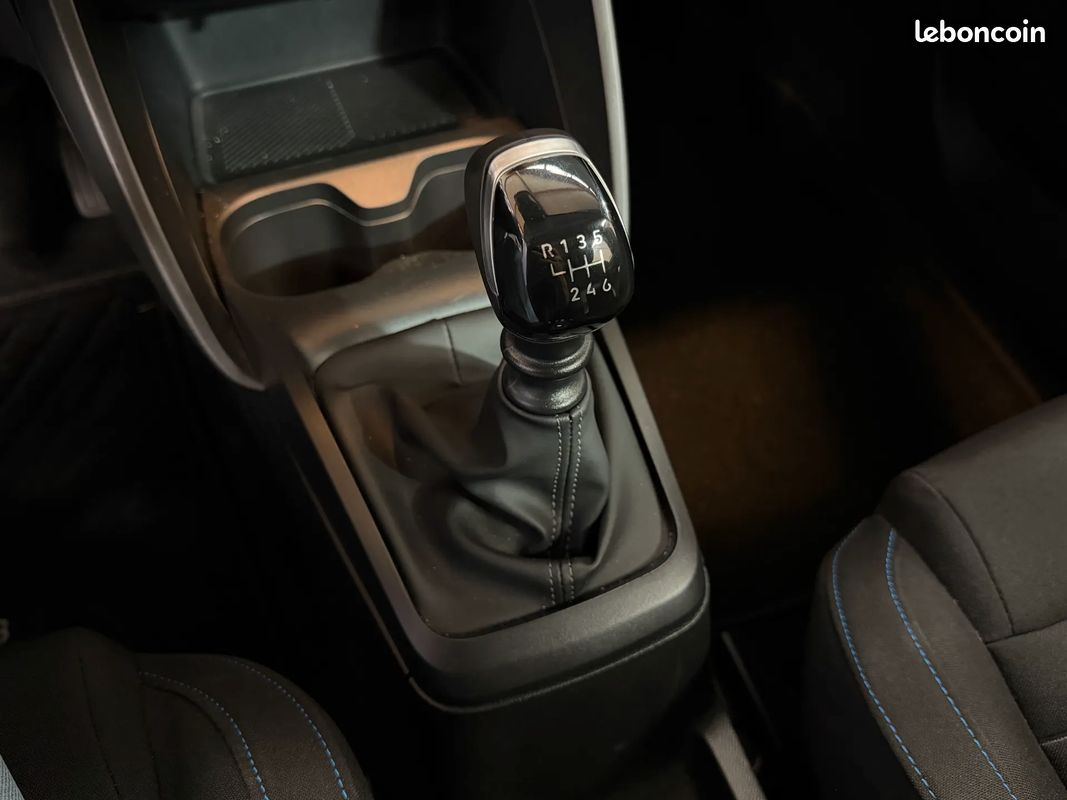 CITROEN C3 PLUS 1.2 Turbo 100ch - 2025 - 4 254 km - Moteur à chaine - Première main - Garantie Stellantis 11/2033 (image 16)