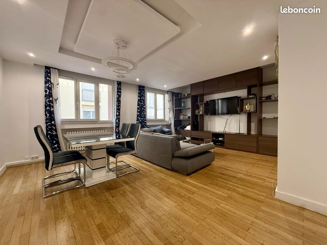 Appartement 3 pièces 77 m² · à Saint-Étienne · 77 m² · 75 000 €