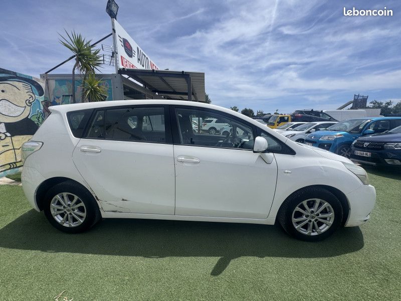 Toyota VERSO 126 D-4D FAP SKYVIEW CONNECT 5 PLACES (image 9)