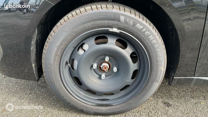 Peugeot 208 e-208 136ch Style (image 23)