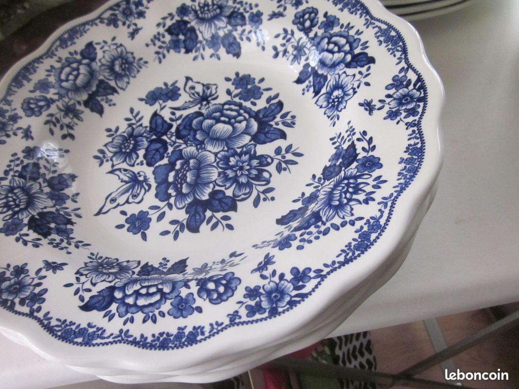 Assiettes en faience italienne bleu de VENISE : sERVICE DE douze x 3: service de 12; (image 1)