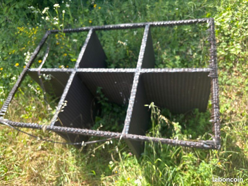 Table extérieur (image 1)