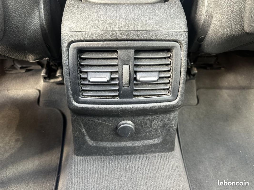 Bmw x1 xdrive 20d 190 ch bva sport xline ph1 (image 38)