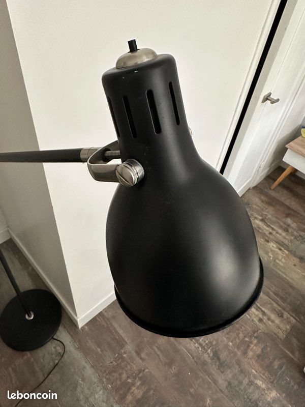 Lampe réglable sur pied (image 2)