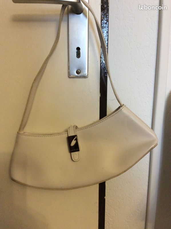 GUESS sac blanc (image 1)