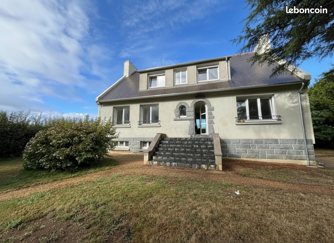 Maison 8 pièces 148 m² · à Sizun · 148 m² · 283 500 €