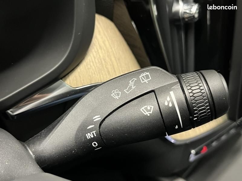 Volvo XC60 T6 Hybride Rechargeable 253 + 145ch Ultra Style Dark Geartronic 8 AWD (image 18)