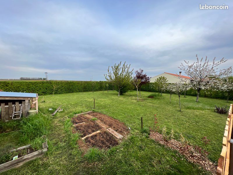 Terrain constructible · à Saint-Jean-d'Hermine · 35 000 €