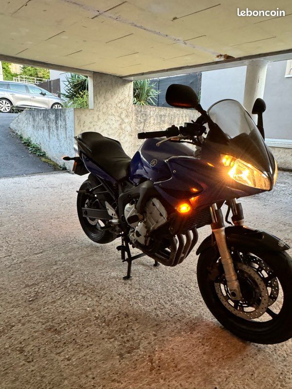 Moto Yamaha fz6s Blue (image 3)