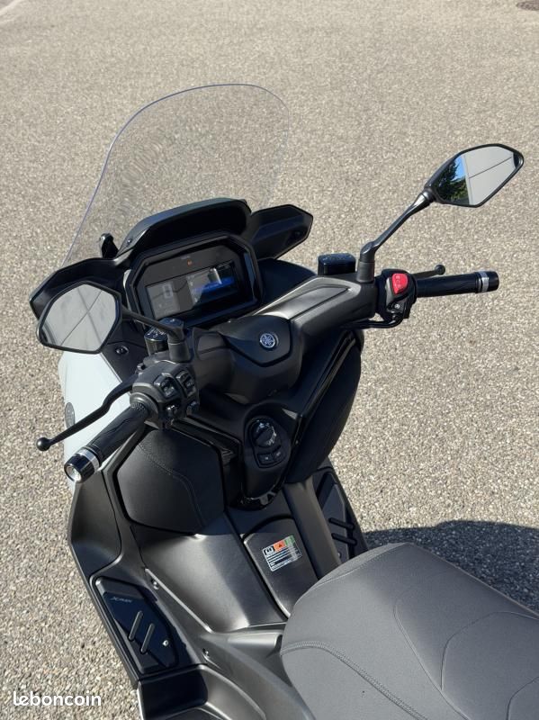 Yamaha XMAX 125 TECH MAX (image 5)