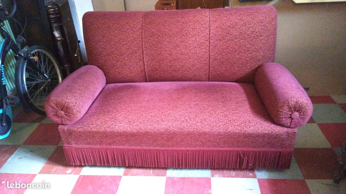 Canapé rouge (image 2)