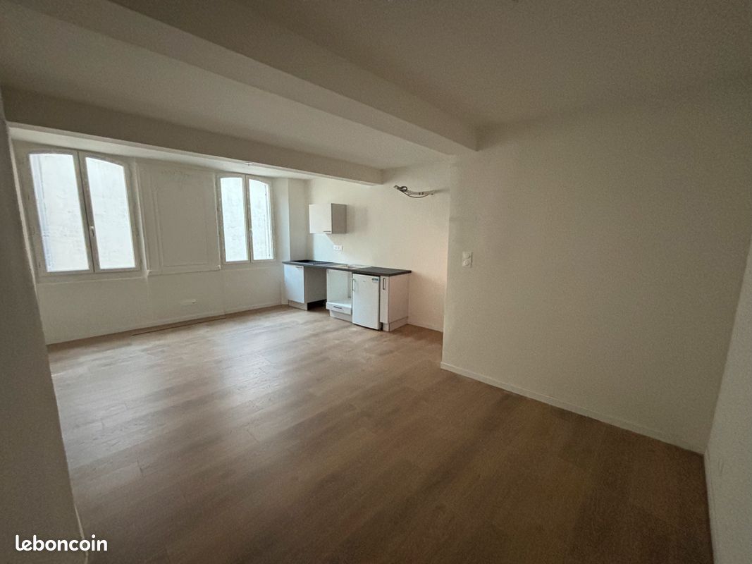 Appartement 1 pièce 34 m² · à L'Isle-sur-la-Sorgue · 33,5 m² · 630 €