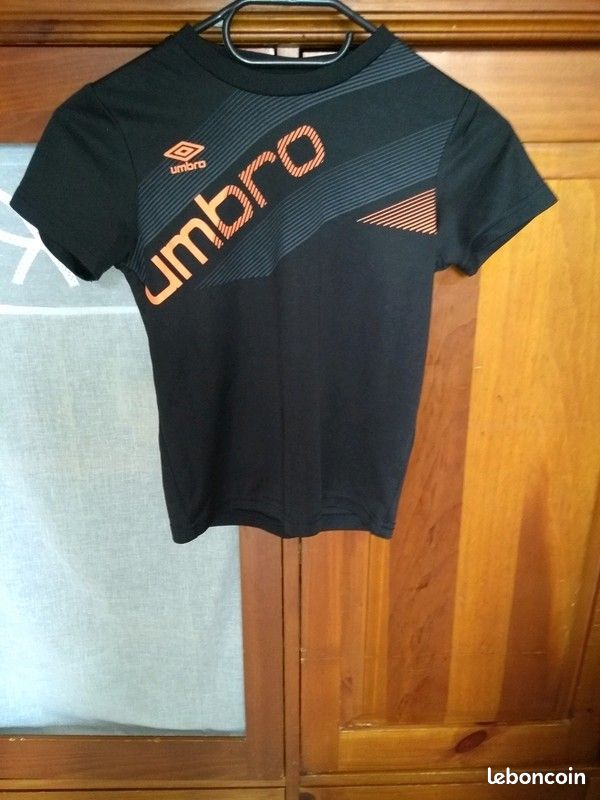 Lot 8 ans 4 vestes et un t shirt marque in extenso Decathlon umbro (image 10)