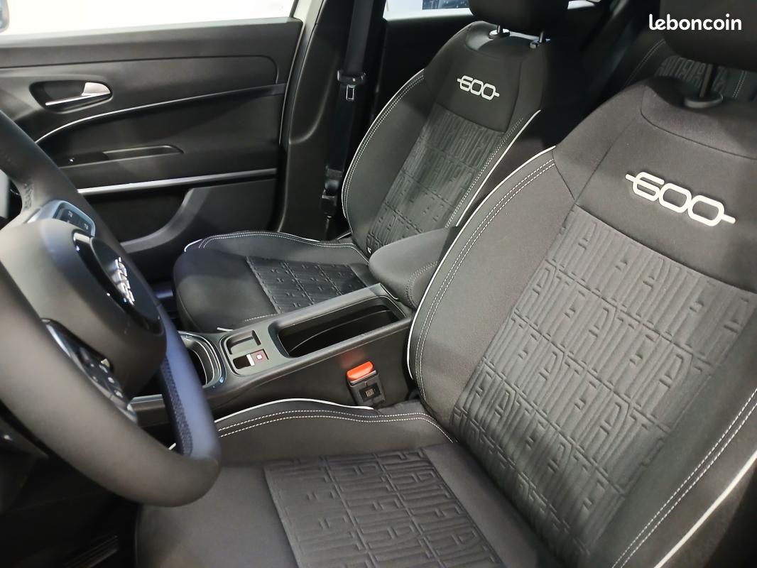Fiat 600 T-Gen 3 1.2 Hybrid 145ch eDCT6 Pop (image 27)