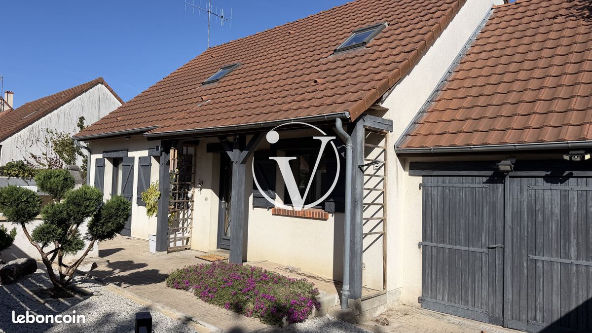 Maison 5 pièces 137 m² · à Vendôme · 137 m² · 243 900 €