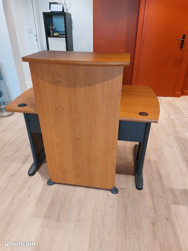 Bureau avec présentoir (image 3)