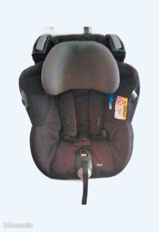 Vend siége auto bébé confort opal noir bonne état général 130e (image 1)