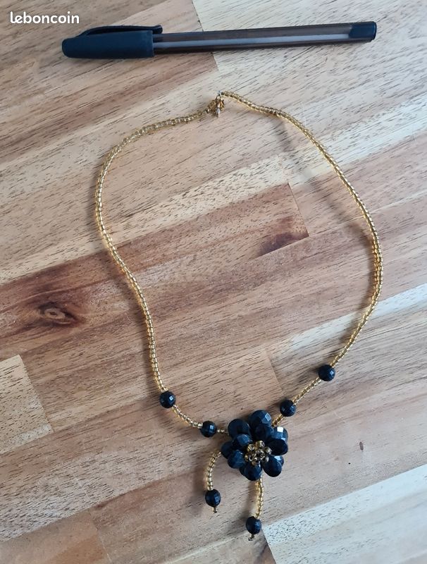 Collier perles (image 1)