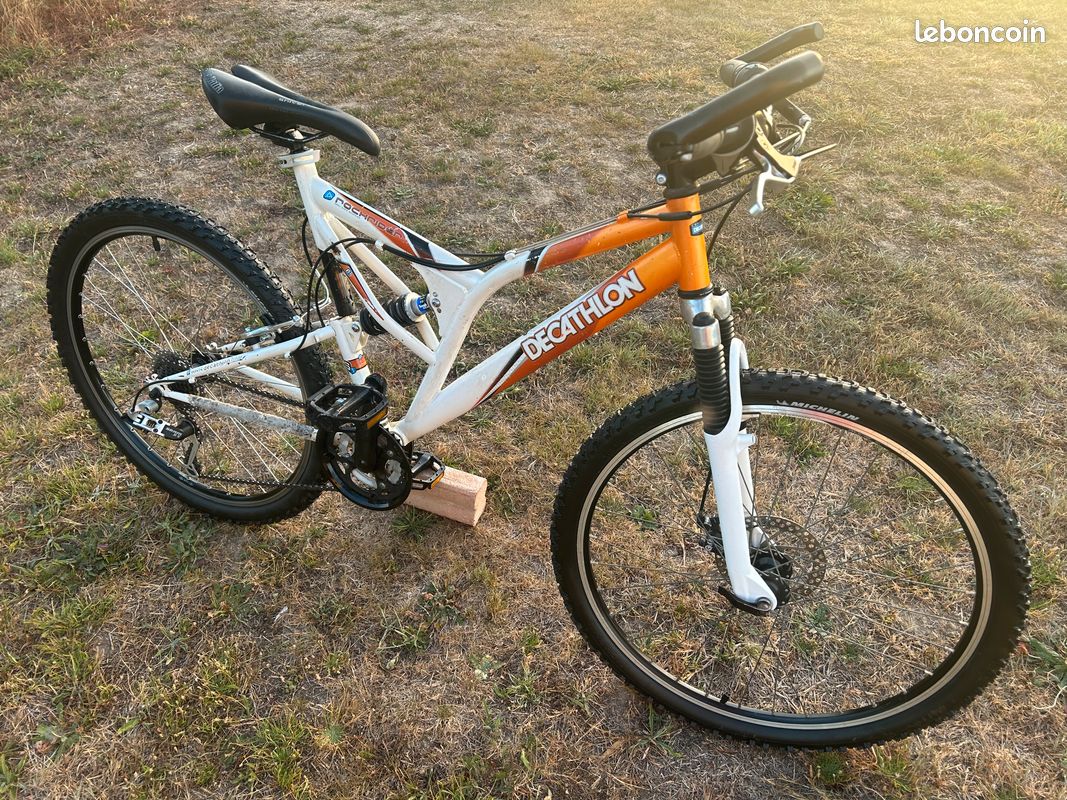 Vélo Decathlon Velo Pour Ado 13 Ans VTT ADO Rockrider 26 Pouces 24 - Main Image