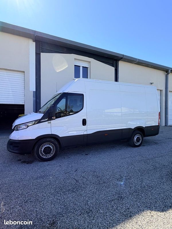 Iveco 35S16 IVECO DAILY BOITE AUTO 35S16 DIESEL 156 CV 2021 (image 3)