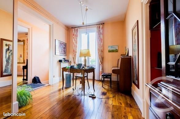 Maison 7 pièces 251 m² · à Montluçon · 251 m² · 249 000 €