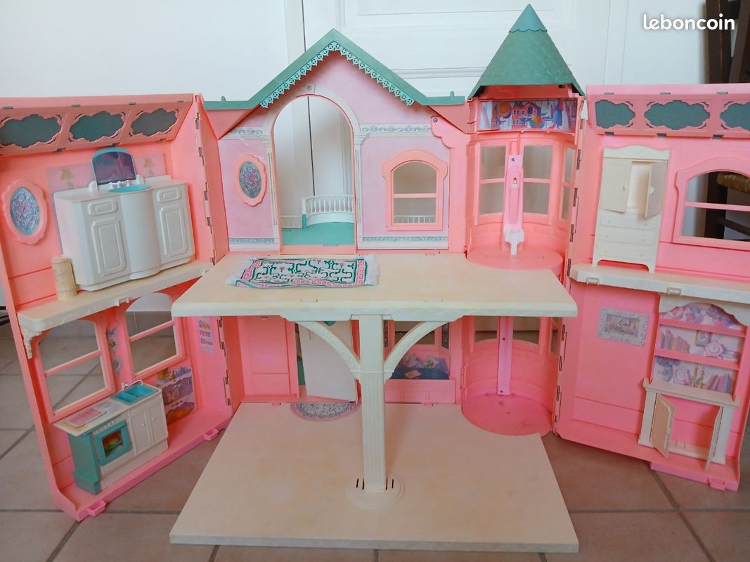 Vends maison de barbie (image 1)