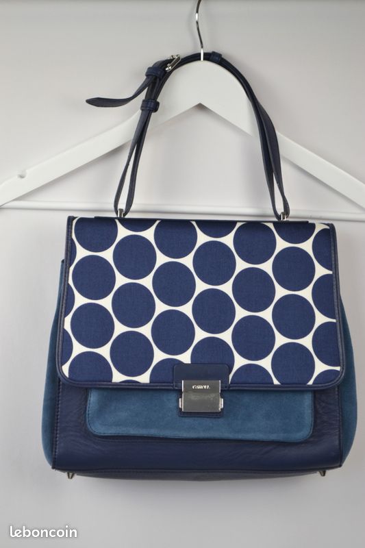 Sac à main cuir lisse et velours bleu avec rabat à gros pois bleu – Etat neuf - Caroll (image 1)