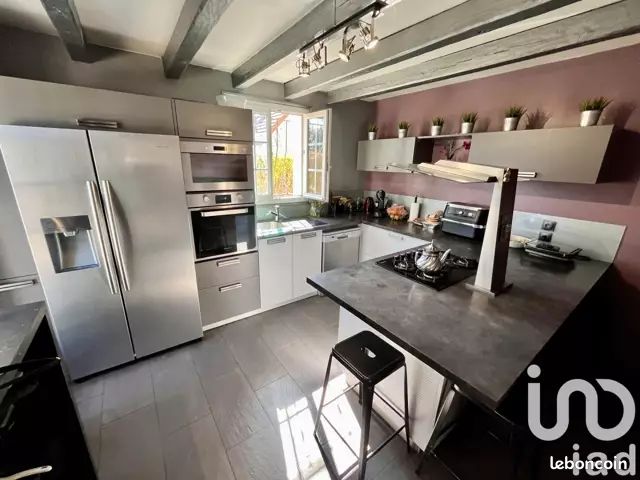 Maison 12 pièces 240 m² · à Fontenay-en-Parisis · 240 m² · 570 000 €