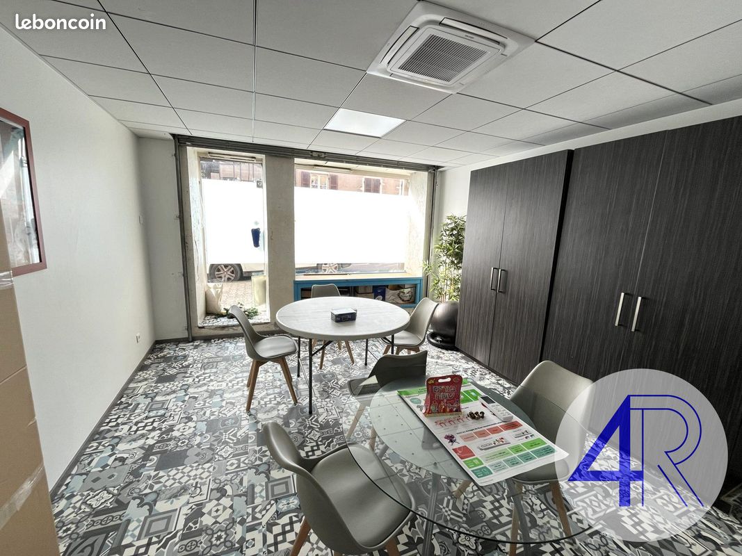 Local commercial 253 m² · à Belleville-en-Beaujolais · 253 m² · 575 000 €