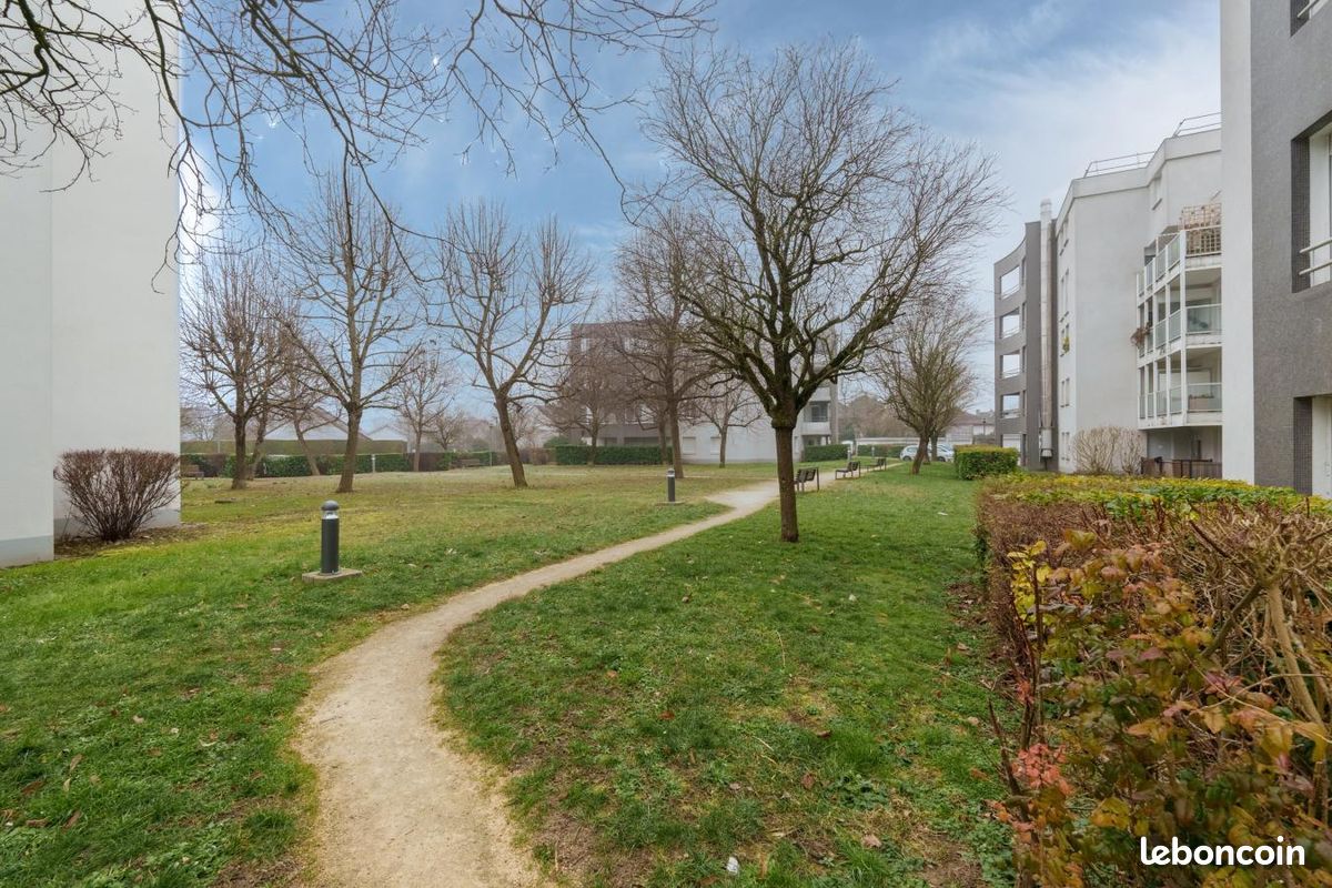 Appartement 4 pièces 83 m² · à Longvic · 83 m² · 890 €/mois