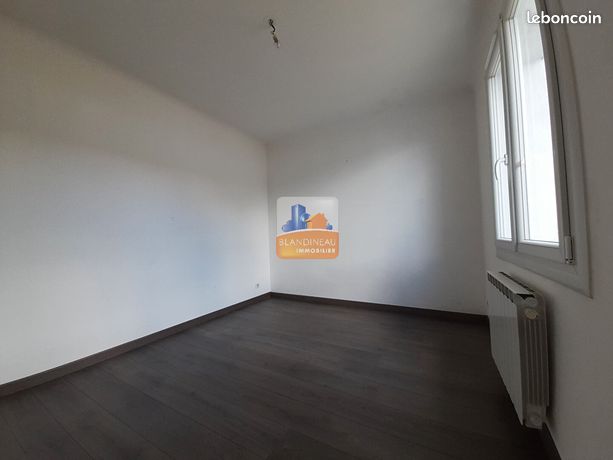 https://img.leboncoin.fr/api/v1/lbcpb1/images/08/88/96/088896fbf53cde9a4867fb48d3798425fbd19422.jpg?rule=ad-image