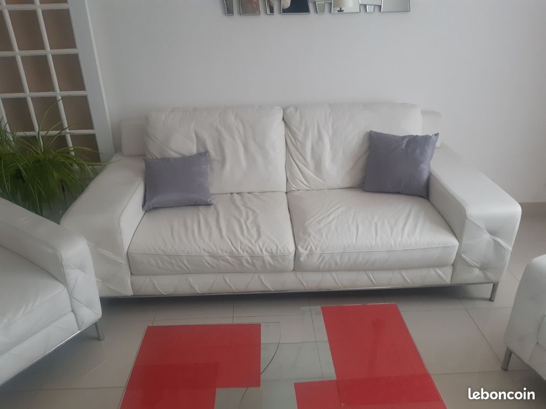 Vend salon cuir 2 fauteuils et canapé (image 1)