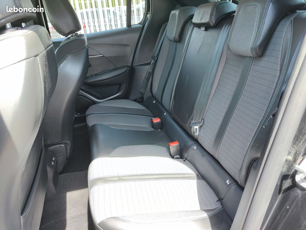 PEUGEOT 208 BlueHDi 100 SS BVM6 Allure (image 11)