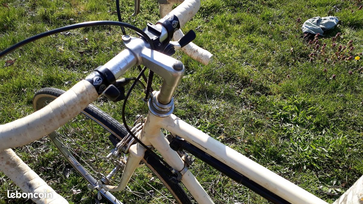 ANCIEN DÉRAILLEUR HURET Vélo Ancien course randonneuse. Old bicke EUR 22,00 - FR