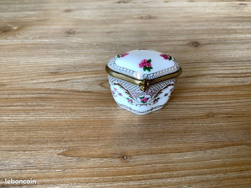 Petite boîte à bijoux en porcelaine où pilulier delprado (image 4)