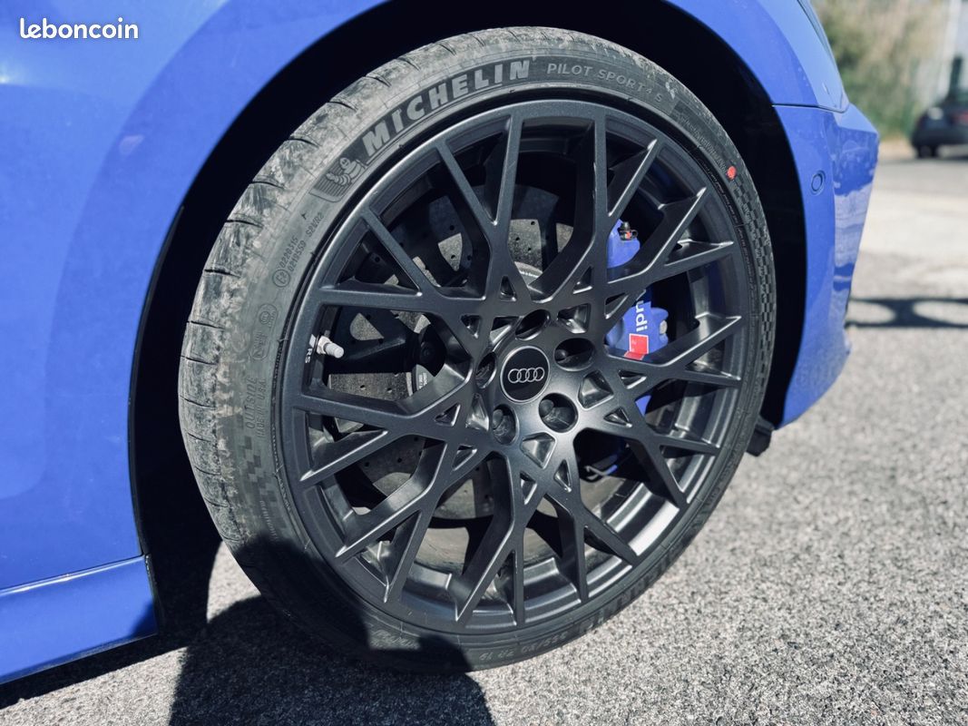 Audi RS 3 PERFORMANCE EDITION 2.5 TFSI 407 CV 1 OF 300 + TOIT OUVRANT + B&O + FREINS CERAMIQUE + GARANTIE 12 MOIS (image 21)