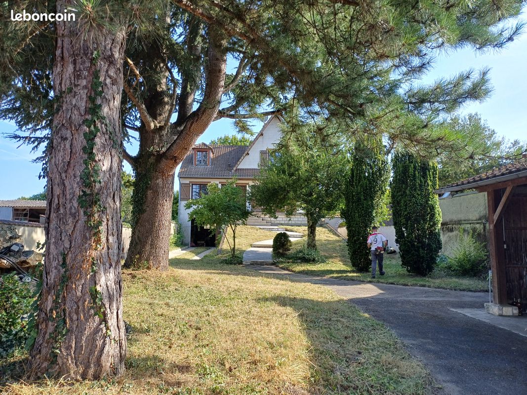 Maison 8 pièces 165 m² · à Ligueil · 165 m² · 160 000 €