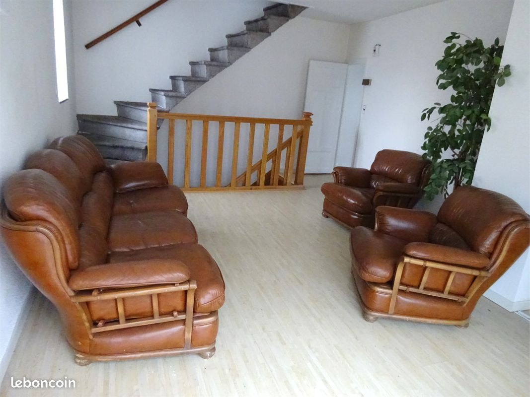 Canape 3 place + 2 fauteuil + pouf en cuir pleine fleur (image 1)