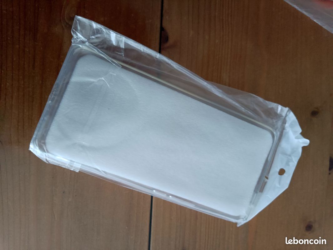 Coque silicone transparente Honor magic 6 neuve (image 3)