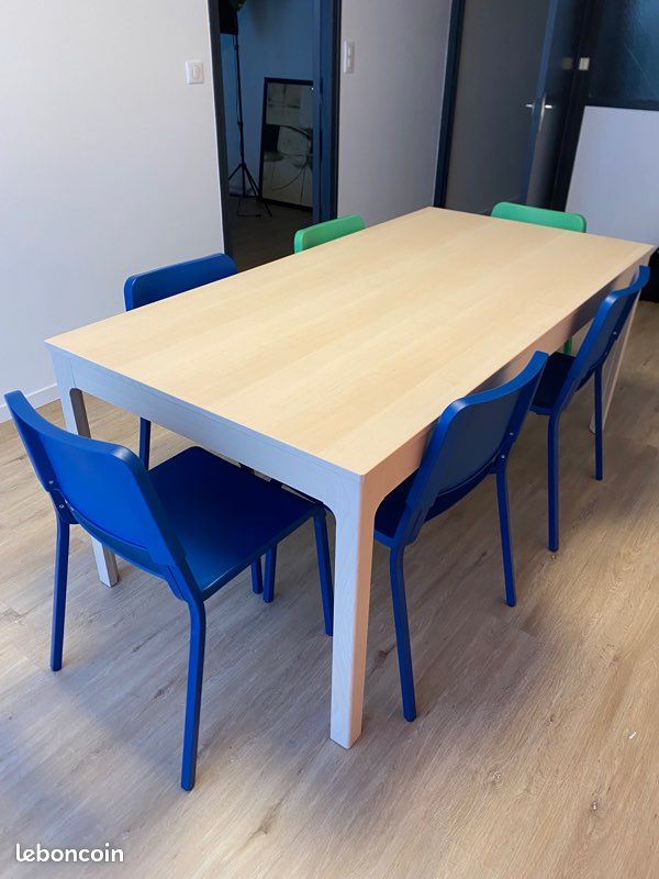 Table en bois IKEA (image 4)