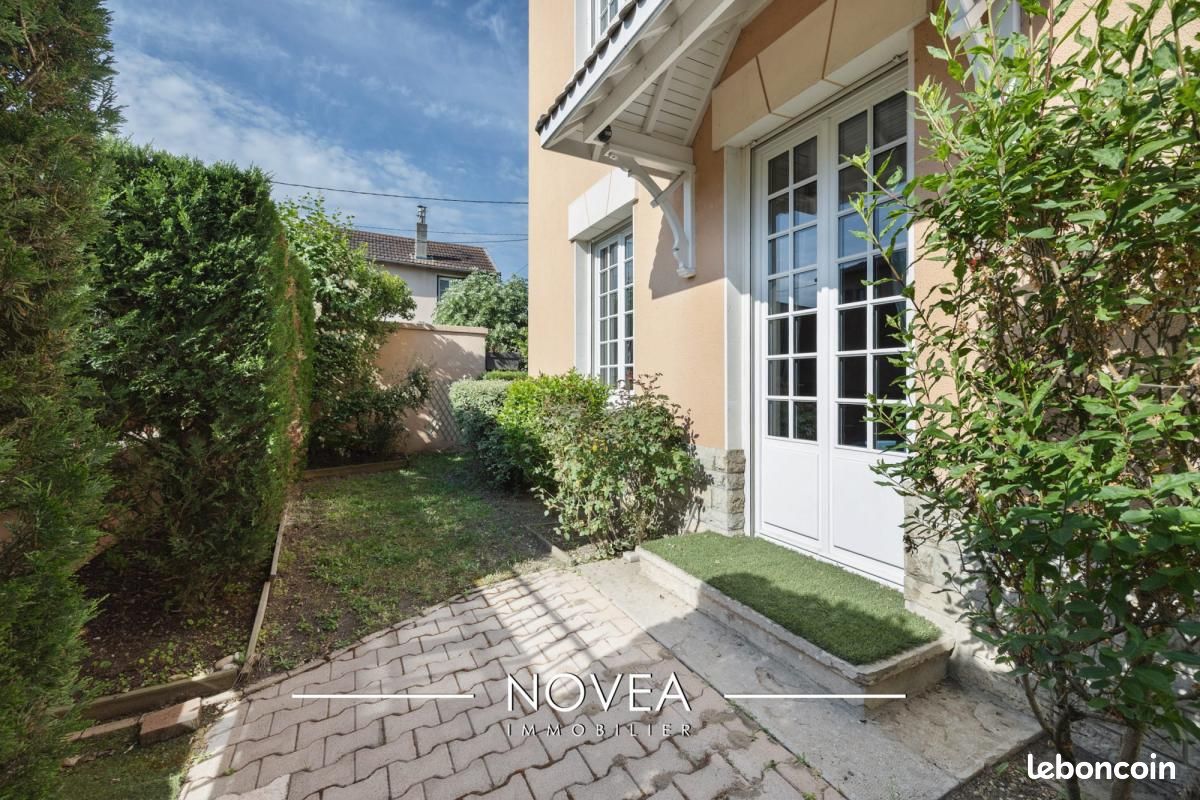 Maison 7 pièces 136 m² · à Caluire-et-Cuire · 136 m² · 690 000 €