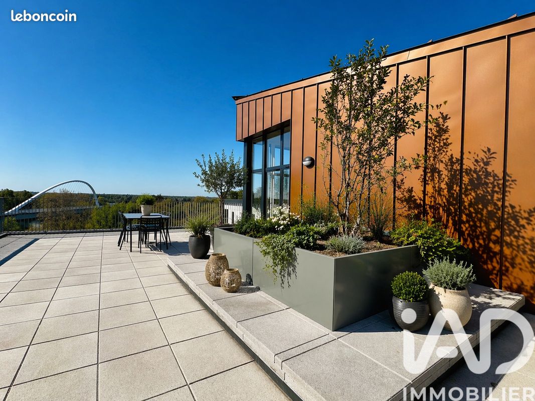 Appartement 5 pièces 122 m² · à Saint-Jean-de-la-Ruelle · 122 m² · 675 000 €
