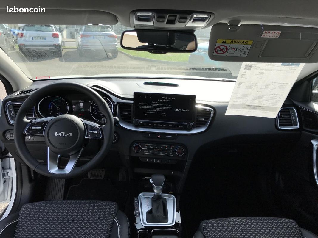 KIA CEE D XCeed Hybride rechargeable 1.6 GDI - 105 + Electric 60,5 ch - Stop&Go - BV DCT6 Premium (image 13)