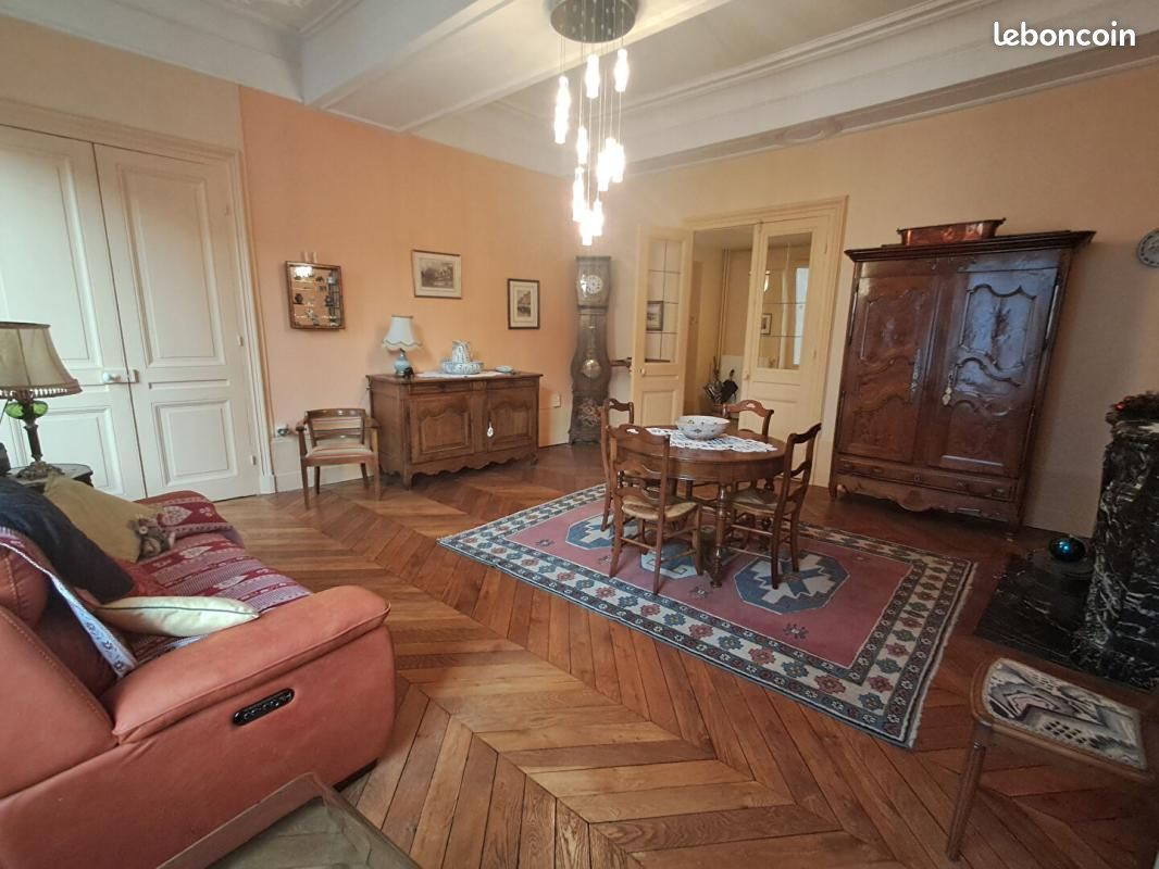 Appartement 6 pièces 169 m² · à Chalon-sur-Saône · 169 m² · 322 000 €