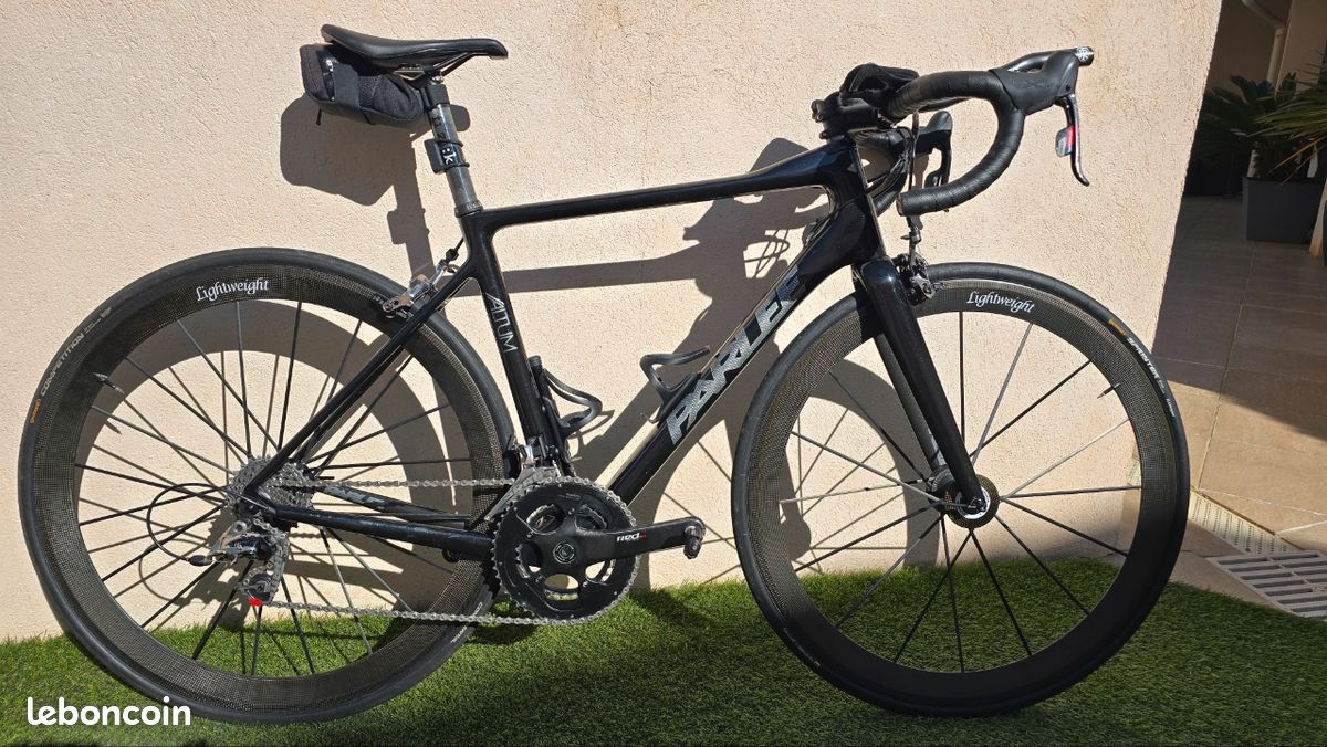 Vélo carbone Parlee sram red 22, roues Lightweight MEILENSTEIN 47mm, poids 5,800 gr (image 1)